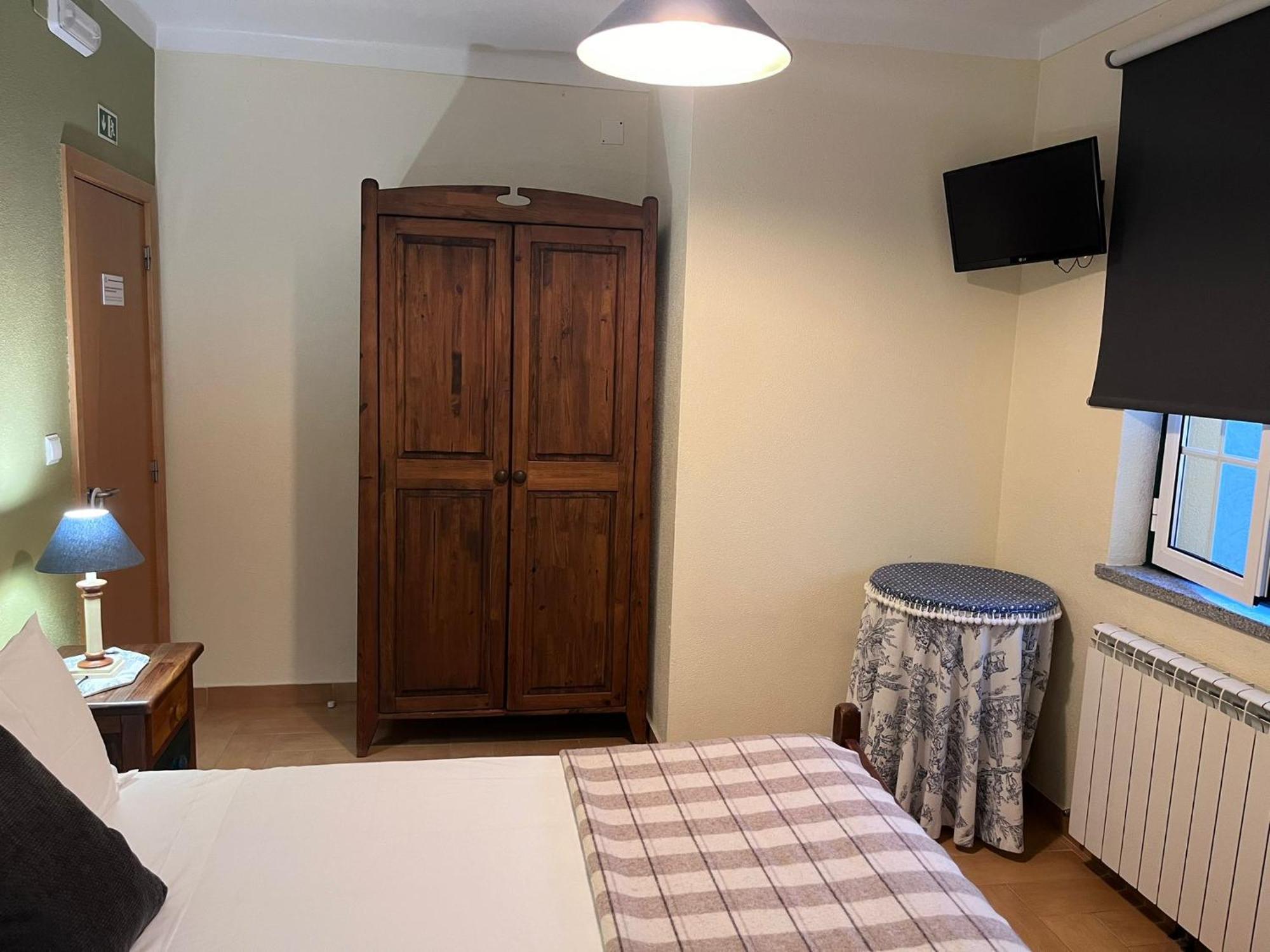 Casa Da Fonte Sagrada Hotell Loriga Rum bild